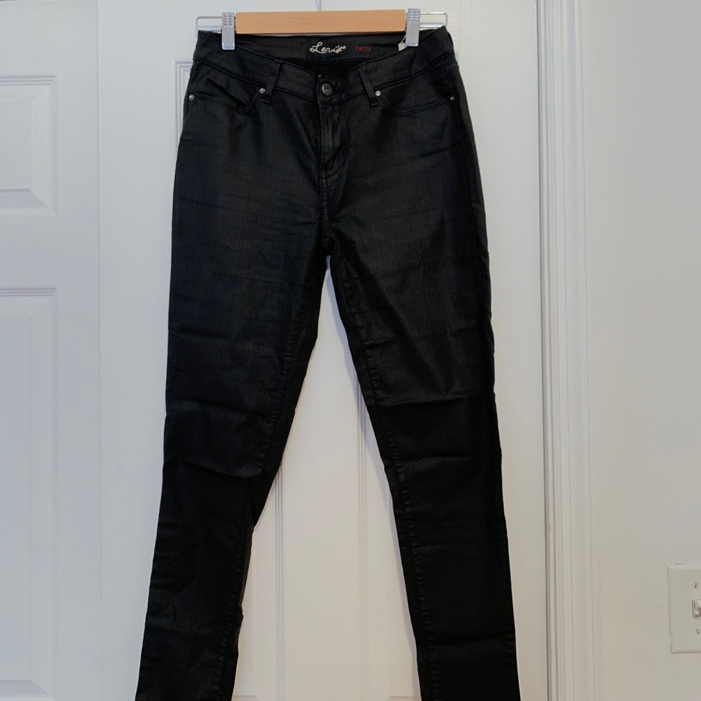 LEVI’S WAXY BLACK SKINNY LEGGING JEAN